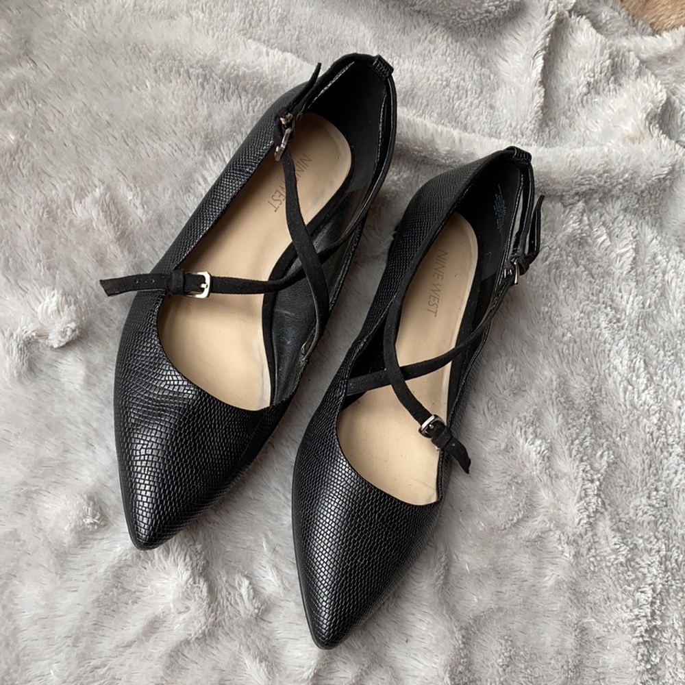 Nine West Black Flat Man Made